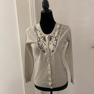 Version Feminism Light grey button down Cardigan creme lace design Size small